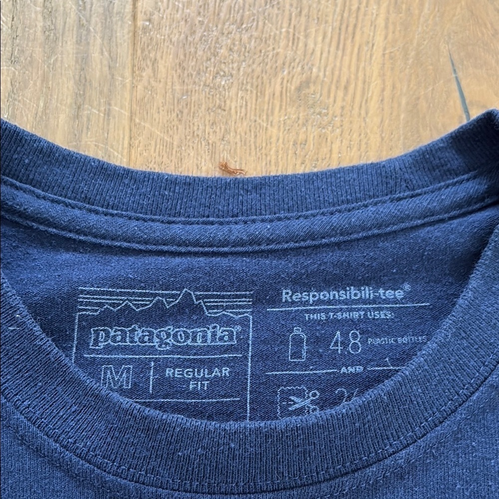 Patagonia Long-Sleeved Logo Responsibili-Tee size M - Picture 2 of 5